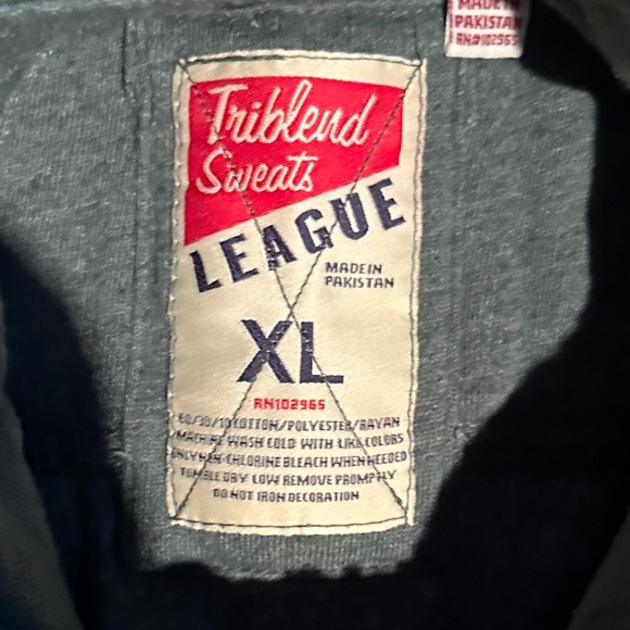 University of Notre Dame Quarter Zip - Picture 3 of 4